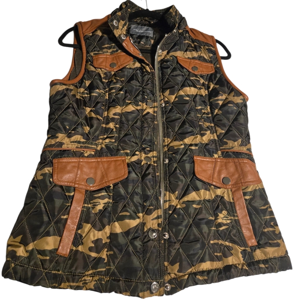 Fashionomics pockets camouflage leather puffer vest women's size medium zip snap